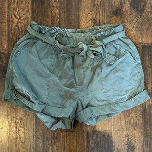 Aerie Green Casual Shorts size medium